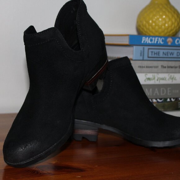 Sorel Lolla Black leather booties, women's size 7 - Picture 3 of 9